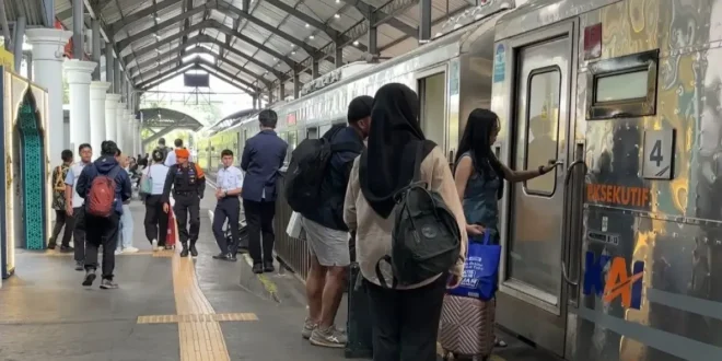 Kolaborasi Cermati Protect dan tiket.com Tingkatkan Proteksi Perjalanan Kereta