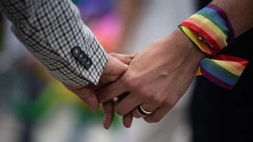 Komisi VIII Terbuka Terima Usulan RUU Pidana LGBT: Apa yang Terjadi?
