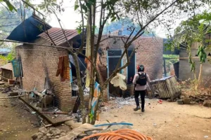 Konflik di Flores Timur: 3 Warga Tewas dan 20 Rumah Rusak, Kemensos Turun Tangan