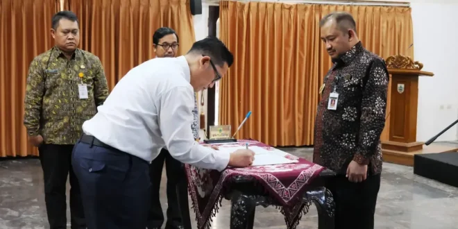 KPK Amankan 21 Orang dalam OTT di Pemalang, Termasuk Bupati Anom Widiyantoro