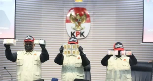 KPK Geledah Rumah Kadis PU Sukoharjo, Dokumen Penting Diamankan untuk Kasus Suap Bupati Etik Suryani