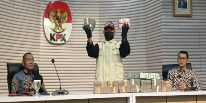 KPK Sita Catatan Keuangan usai Geledah Rumah Dinas hingga Kantor Bupati Lombok Barat: Tindakan Tegas Korupsi