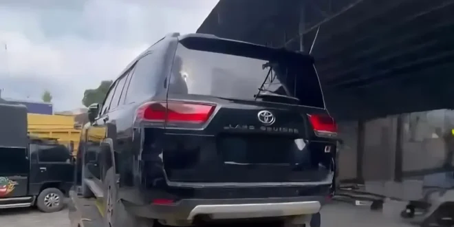 KPK Temukan Land Cruiser Diduga Mobil Suap untuk Bupati Kuansing Pelat Nomor Sudah Diganti, Kasus Politik yang Menggemparkan!