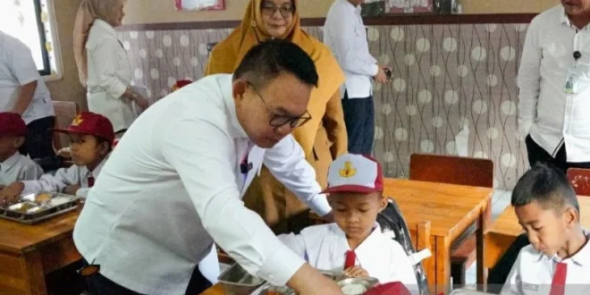KSP Dudung Tinjau MBG di Purwakarta Pascalibur Sekolah: Upaya Meningkatkan Kualitas Pendidikan