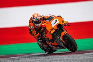 Lecuona Akhiri Rentetan 25 Kemenangan Bulega di WSBK Inggris 2026: Pertarungan Sengit di Sirkuit Inggris