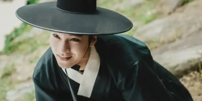 Lee Hong Nae Menggaet Perhatian Publik dengan Peran Dukun Misterius di The East Palace