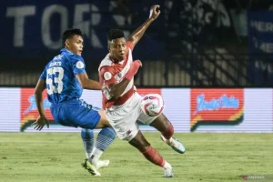 Madura United Bawa Pulang Gelandang Hugo Gomes untuk Menguatkan Tim