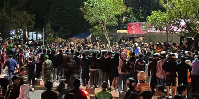 Mahasiswa Indonesia Mengancam Tindakan Kecoak dengan Kritikan Pemerintah Prabowo