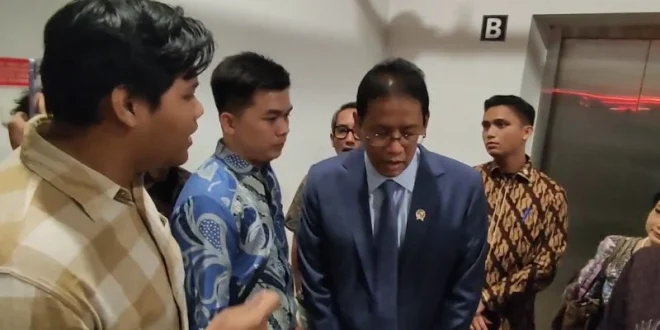 Mahasiswa Undip Berikan Kontribusi Kebijakan dengan Menyerahkan Policy Brief kepada Menkeu Purbaya