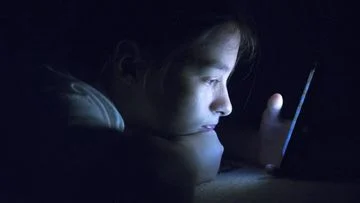 Mencegah Perilaku Anak Dibentuk Algoritma Digital