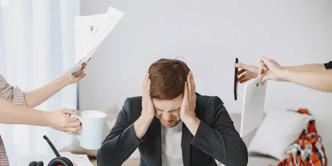 Mengenal 7 Penyebab Karier Sulit Naik Meski Sudah Bekerja Keras Nomor Terakhir Paling Sering Dilakukan