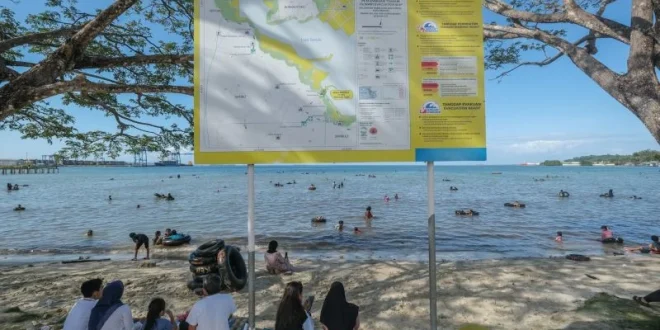 Mengisi Liburan Sekolah di Pantai Nambo Kendari: Warga Menghabiskan Waktu dengan Aktivitas Menarik
