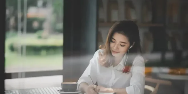 Meningkatkan Pembelajaran dengan 8 Alasan Mengapa Mencatat dengan Tangan Meningkatkan Pembelajaran yang Lebih Baik daripada Mencatat dengan Keyboard