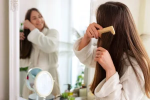 Menyisir Rambut Sebelum Tidur: 5 Manfaat yang Perlu Diketahui
