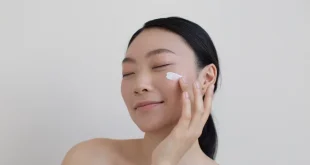 Merawat Kulit Sensitif: Kulit Cepat Kemerahan Kenali 5 Cara Tepat Menjaga Skin Barrier Tetap Kuat