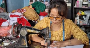 Mesin Jahit Tua Menghidupi Lima Keluarga, Perempuan Ini Mengubah Nasib