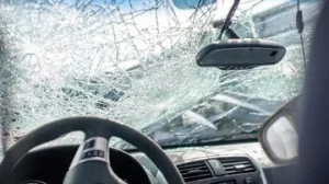Mobil Tabrak 4 Motor di Cipayung Jaktim: 2 Pemotor Terluka dalam Insiden Berdarah