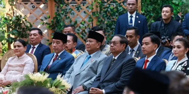 Momen Langka Prabowo Jokowi SBY dan Gibran Duduk dalam Satu Forum, Penuh Tanda Tanya