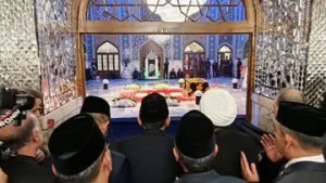 Muzani Sugiono dan Gus Yahya Mengunjungi Makam Ayatollah Khamenei: Perwakilan RI Beri Takziah
