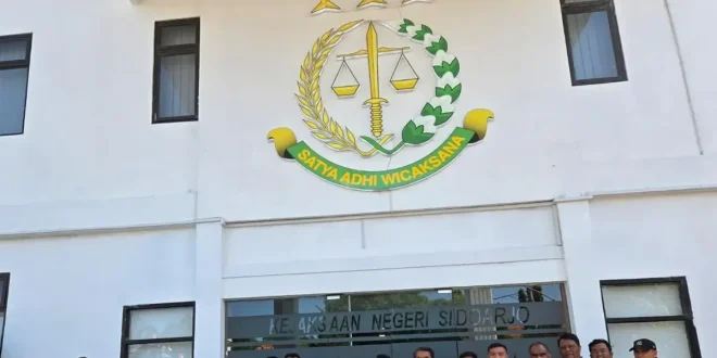 OJK Limpahkan Berkas Tersangka Kasus Dugaan Pidana PT BPR SAWA ke Kejari Sidoarjo