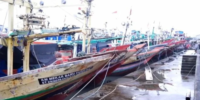 Pemerintah Beri Harga Khusus BBM Bagi Nelayan Dengan Kapal 30-200 GT Untuk Meningkatkan Produktivitas