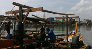 Pemerintah Beri Harga Khusus BBM Rp15.000 per Liter untuk Nelayan 30-200 GT: Dukungan Biaya untuk Harga BBM yang Terjangkau