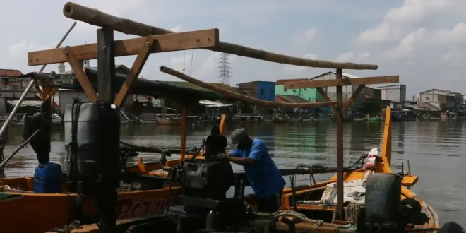 Pemerintah Beri Harga Khusus BBM Rp15.000 per Liter untuk Nelayan 30-200 GT: Dukungan Biaya untuk Harga BBM yang Terjangkau