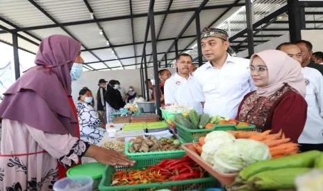 Pemkot Surabaya Revitalisasi 16 Pasar Tradisional Anggaran Rp20 Miliar untuk Meningkatkan Kualitas Hidup Masyarakat