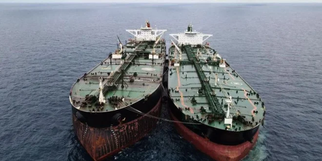 Penampakan Kapal Kargo Terbelah Dua di Selat Hormuz: Tragedi Laut yang Menggetarkan Dunia