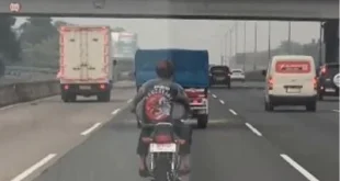 Pengendara RX King Masuk Tol Jagorawi Tanpa Pakai Helm Polisi Ikuti Google Maps, Tindakan Yang Berisiko