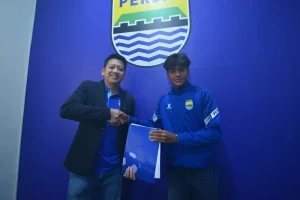 Persib Bandung Promosikan Rafi Rasyiq ke Tim Senior: Momen Bersejarah di Olahraga Indonesia