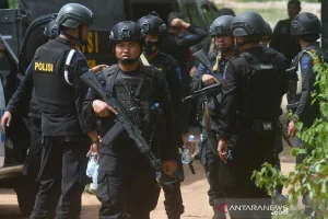 Personel Densus 88 Tangkap Dua Orang Terduga Teroris: Operasi Ciamis dan Bandar Lampung
