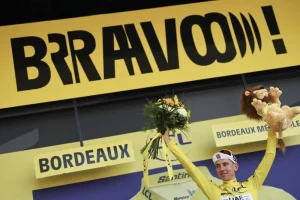 Pogacar Pertahankan Posisi Terdepan di Tour de France