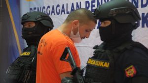 Polisi Tangkap Pilot WNA yang Diduga Selundupkan Narkoba: Kasus Menegangkan di Bandara Soekarno-Hatta