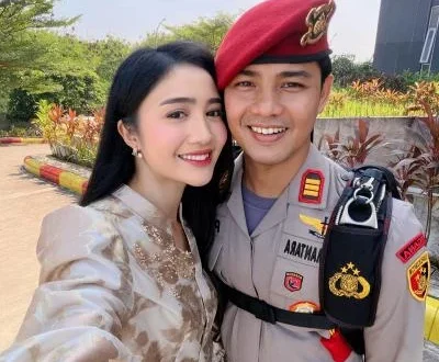 Potret Cantik Febby Rastanty saat Dampingi Suami di HUT Polri Tampil Elegan, Menjadi Sorotan