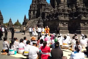 Prabowo dan PM Modi Berkeliling Candi Prambanan: Menguatkan Hubungan Antar Negara