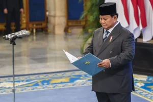 Prabowo Harus Reshuffle untuk Perbaiki Elektabilitas