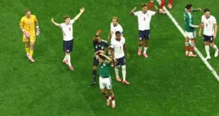 Quansah Dihukum 2 Laga Pelatih Inggris Makin Pusing: Dampaknya terhadap Strategi Timnas Inggris