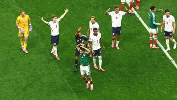 Quansah Dihukum 2 Laga Pelatih Inggris Makin Pusing: Dampaknya terhadap Strategi Timnas Inggris