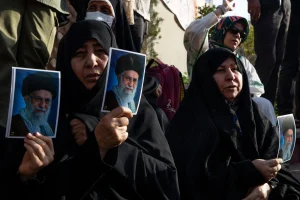 Ratusan Ribu Warga Iran Hadiri Pemakaman Ayatollah Ali Khamenei, Pemimpin Rusia Hadiri dan Sebut Iran Akan Menang atas AS