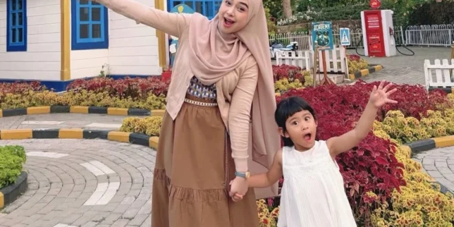 Ria Ricis Ajak Moana Berenang di Laut Warganet Khawatir, Apa yang Terjadi?