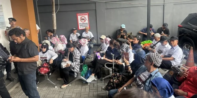Roy Suryo Kasus Ijazah Jokowi: Puluhan Pendukung Hadiri Sidang Putusan Praperadilan di PN Jaksel