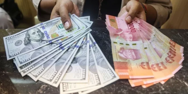 Rupiah Diprediksi Melemah Akibat Tensi Geopolitik yang Memasak