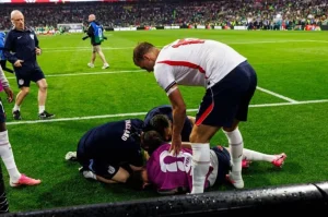 Selebrasi Berujung Petaka Henderson Tumbang di Azteca: Kemenangan Dramatis Timnas Inggris