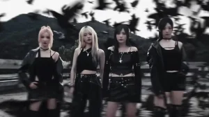 Teaser MV SHOW DOWN Resmi Dirilis QWER Tampil dengan Aura Baru yang Memukau