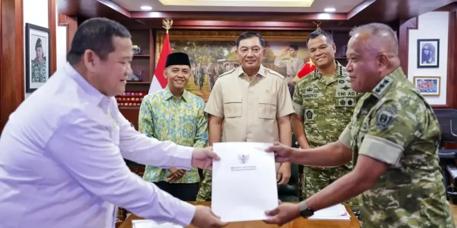 Temui Menhan Sjafrie Sjamsoeddin Menhut Raja Juli Serahkan PPKH untuk 17 Yon TP Hampir 1.000 Hektar, Pembangunan Militer Indonesia