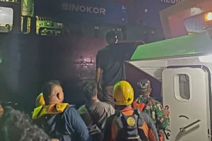 Tim SAR Gabungan di Kepulauan Anambas Evakuasi Awak Kapal Tenggelam: Operasi Penyelamatan yang Berhasil