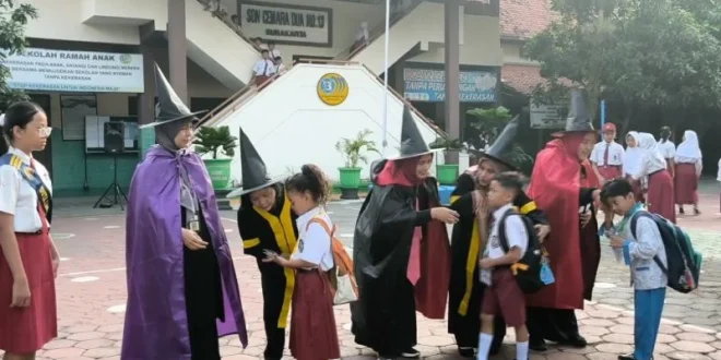 Uniknya MPLS di Solo: Guru Berkostum Harry Potter Sambut Siswa dengan Penuh Semangat