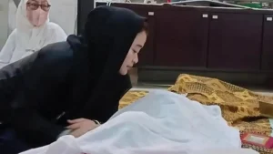 Vega Darwanti Bernazar Mau Hadiahkan Mobil Ambulans untuk Mendiang Ibunda Ini Sebabnya