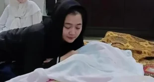 Vega Darwanti Terbangun Karena Dicium Keras Ternyata Sang Ibunda Meninggal, Kisah Sedih di Balik Kehilangan